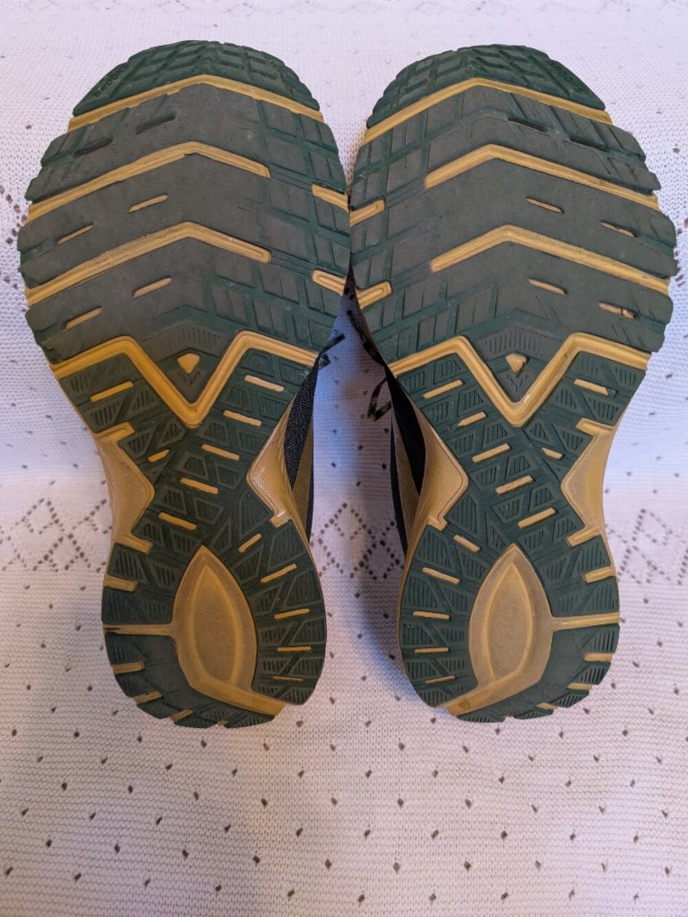 Brooks Launch 7 running shoe Run Lucky St. Patricks Day Green gold size 9 - Picture 9 of 11